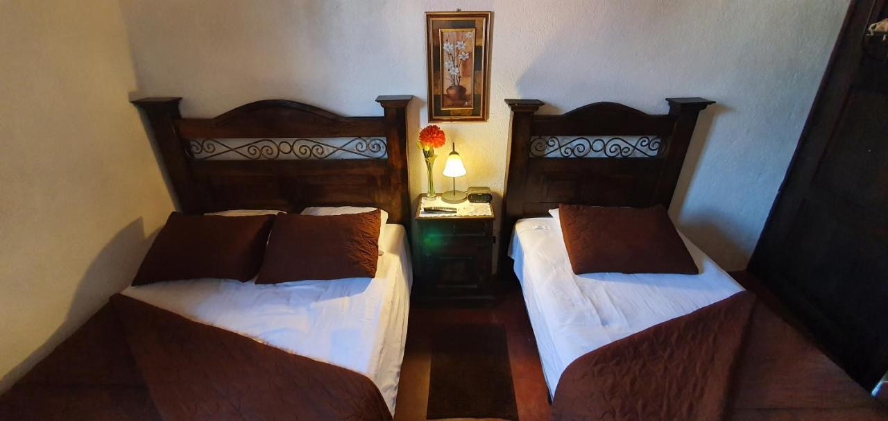 Parrot House Bed & Breakfast Antigua Bagian luar foto