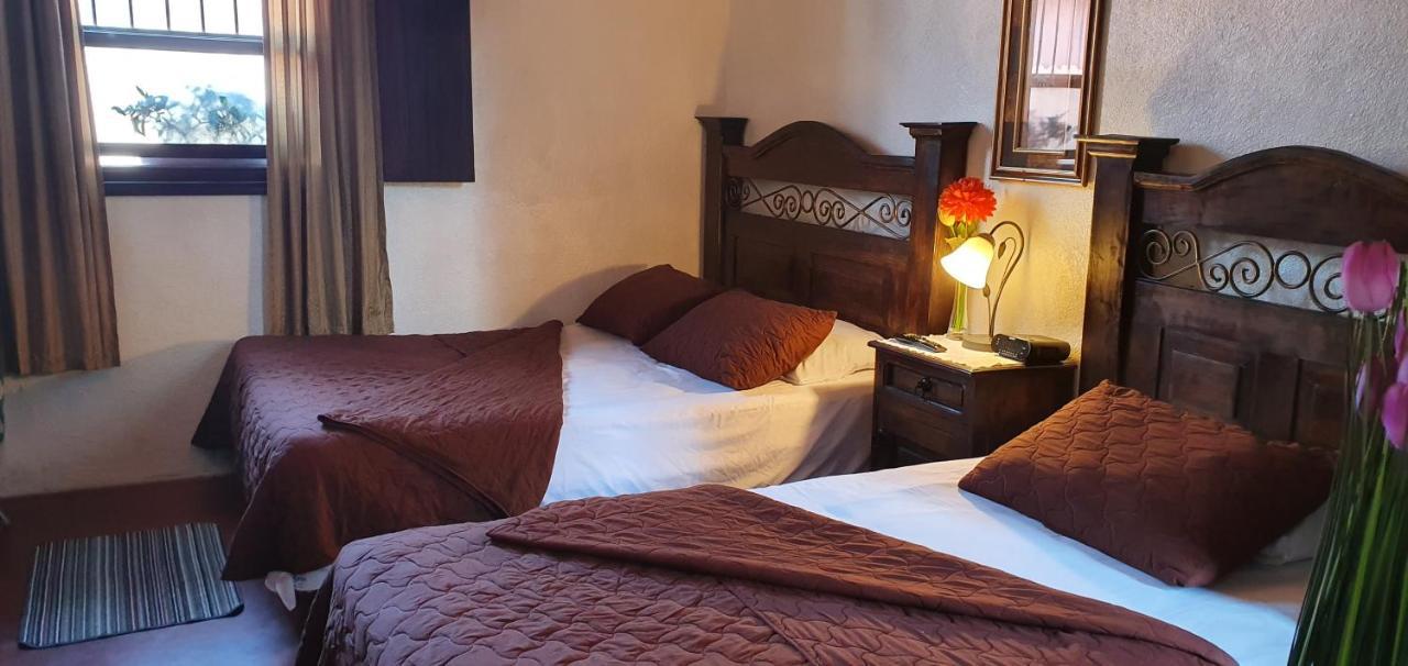 Parrot House Bed & Breakfast Antigua Bagian luar foto